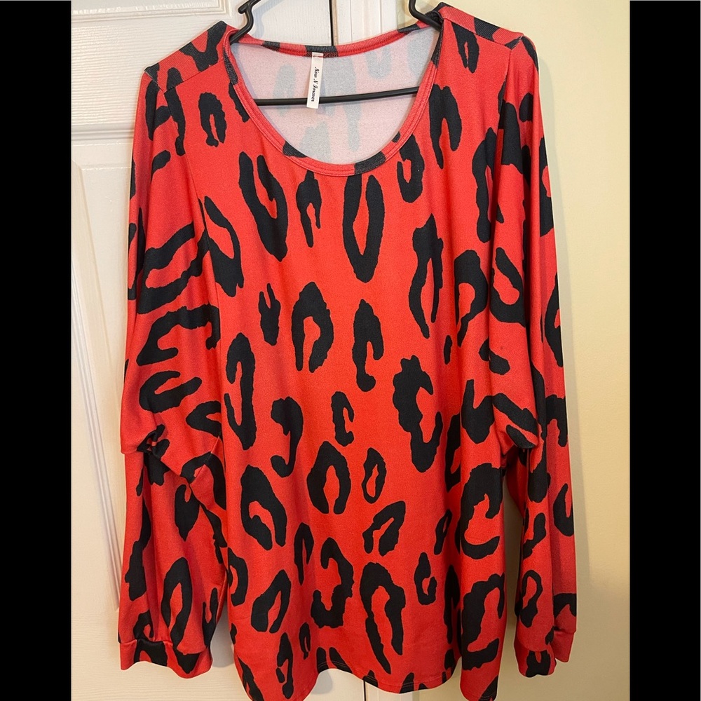 Red oversized light sweater